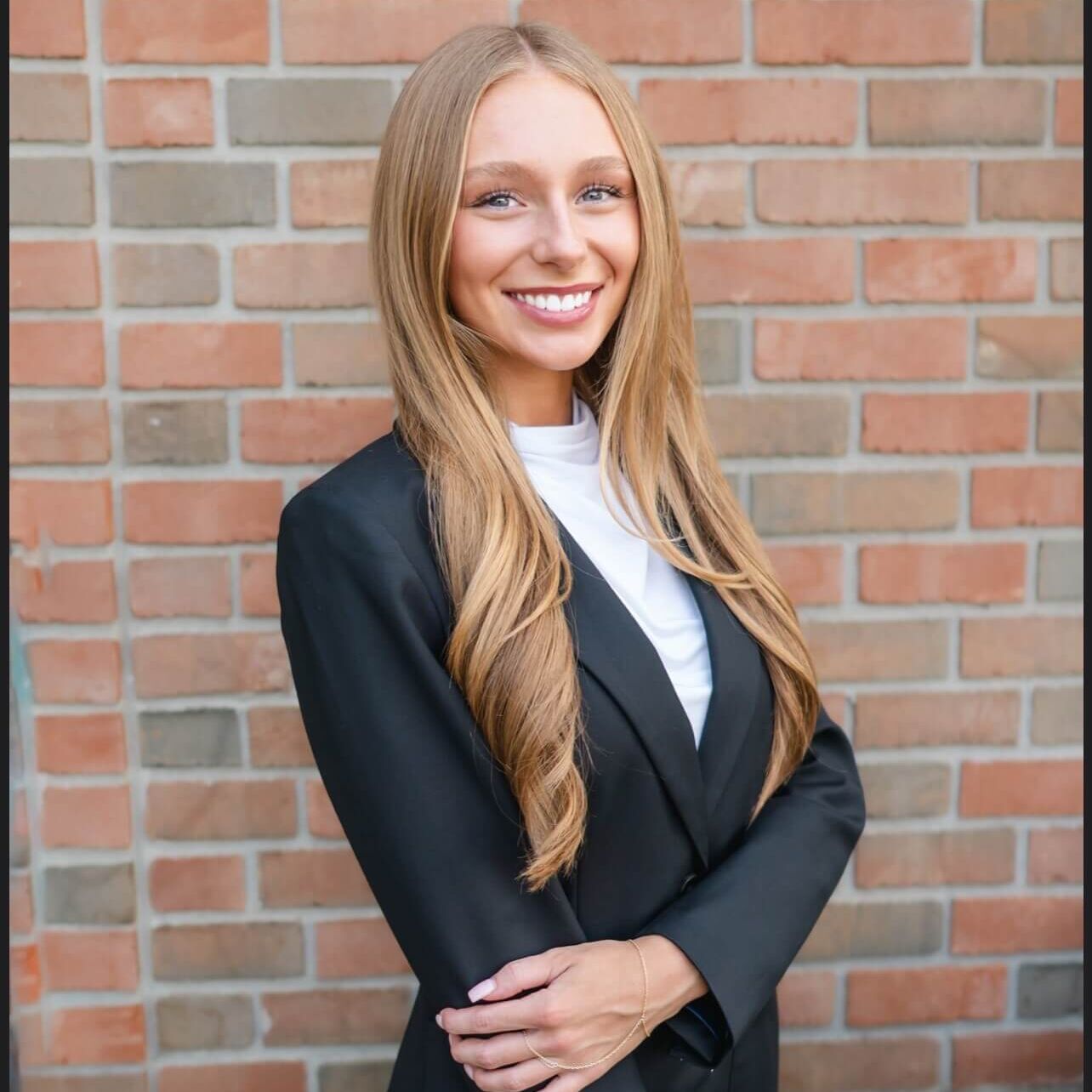 Ella Schultz 2024-2026.jpg SQUARE